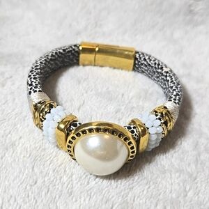 #276 LAURA Janelle bracelet